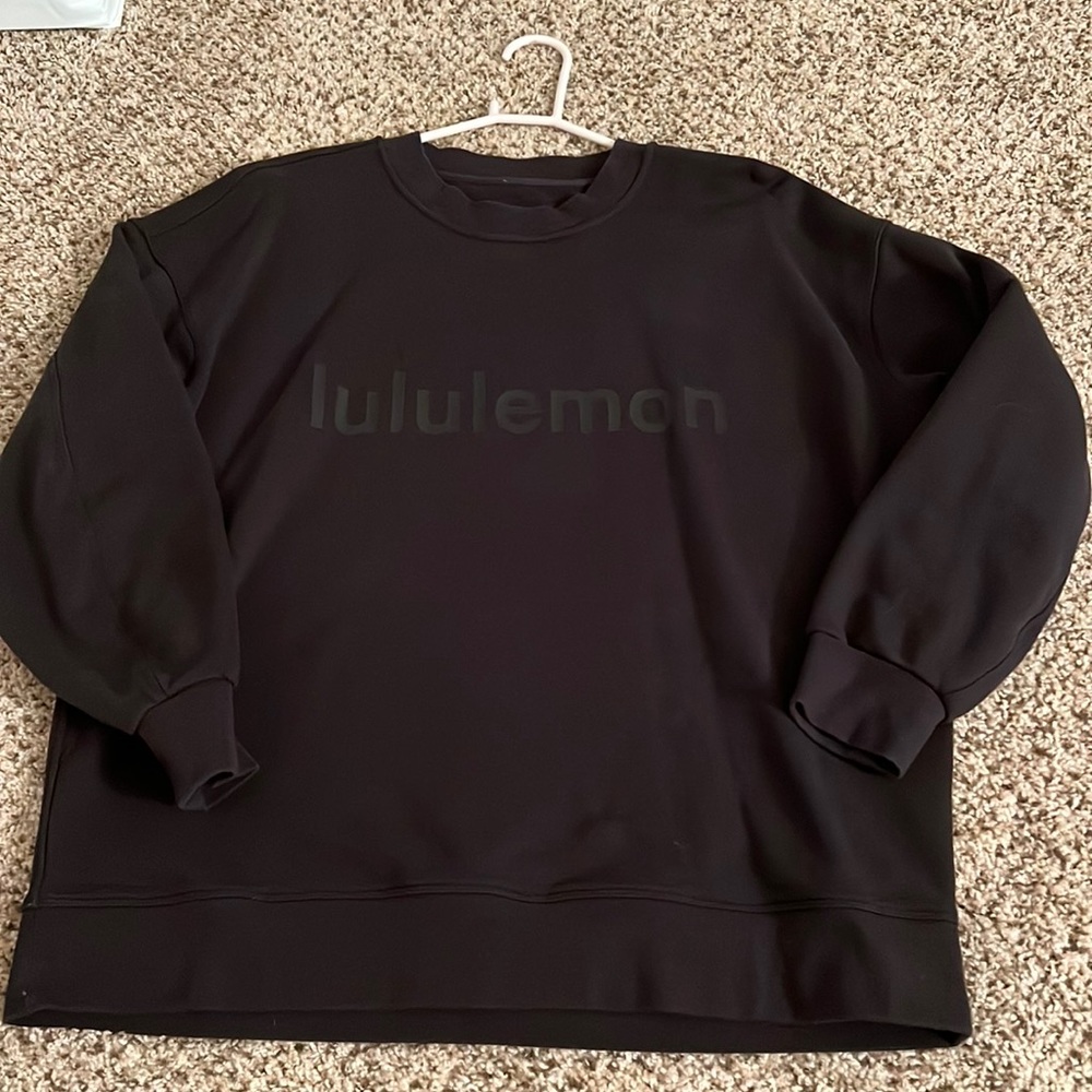 Lululemon sweatshirt